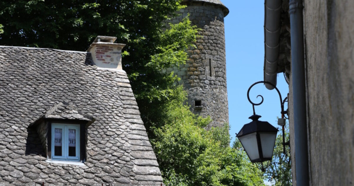 Tour Canillac vu du village